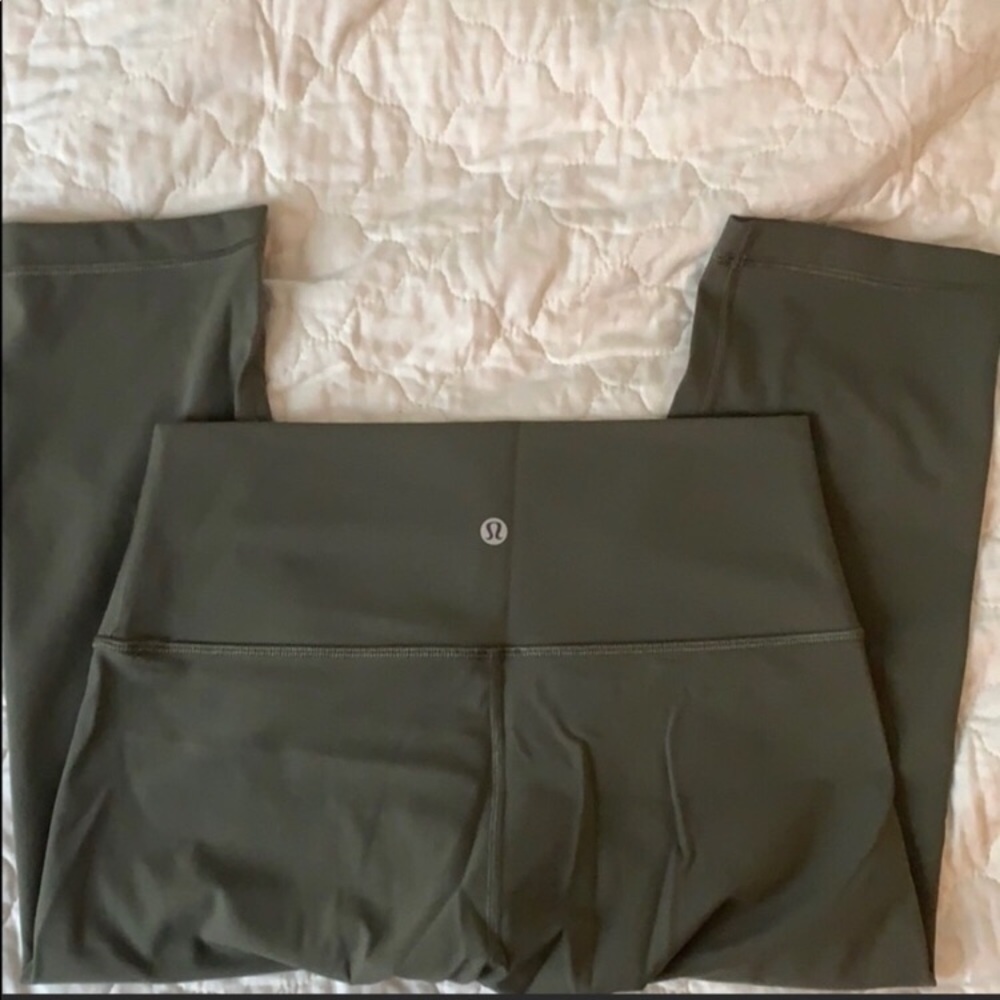 Lululemon crop leggings